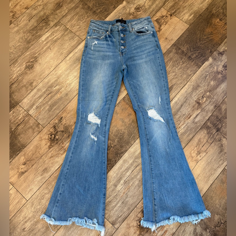 Risen flare jeans